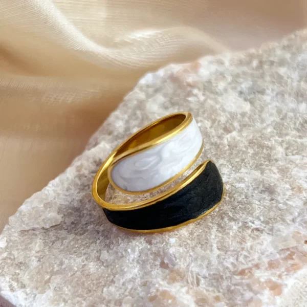 anillo doble gota blanco negro