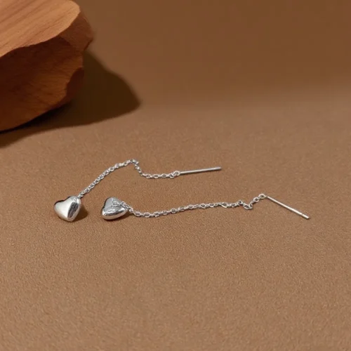 aretes hilo corazon plateado
