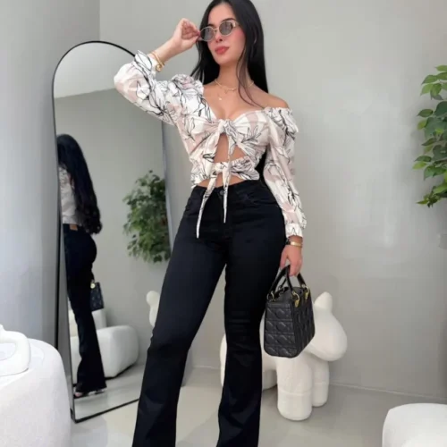 blusa aura hojas camel