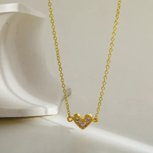collar corazon blanco