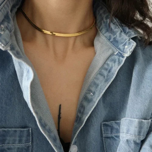 collar dorado