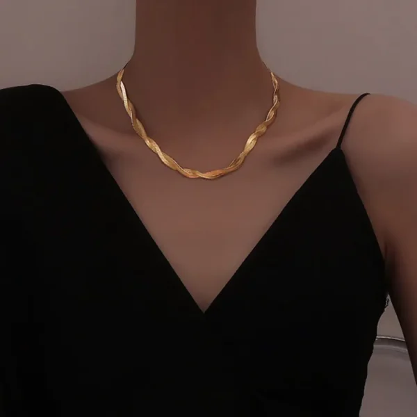 collar dorado dos lineas