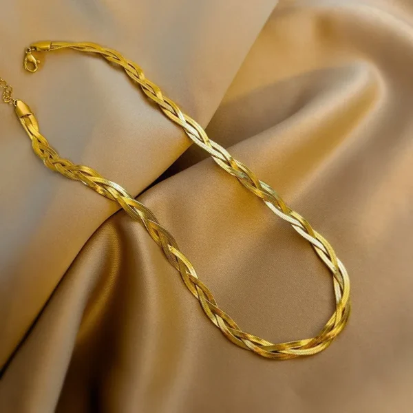 collar entrelazado dorado