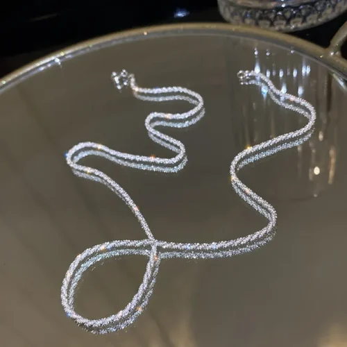 collar plateado largo